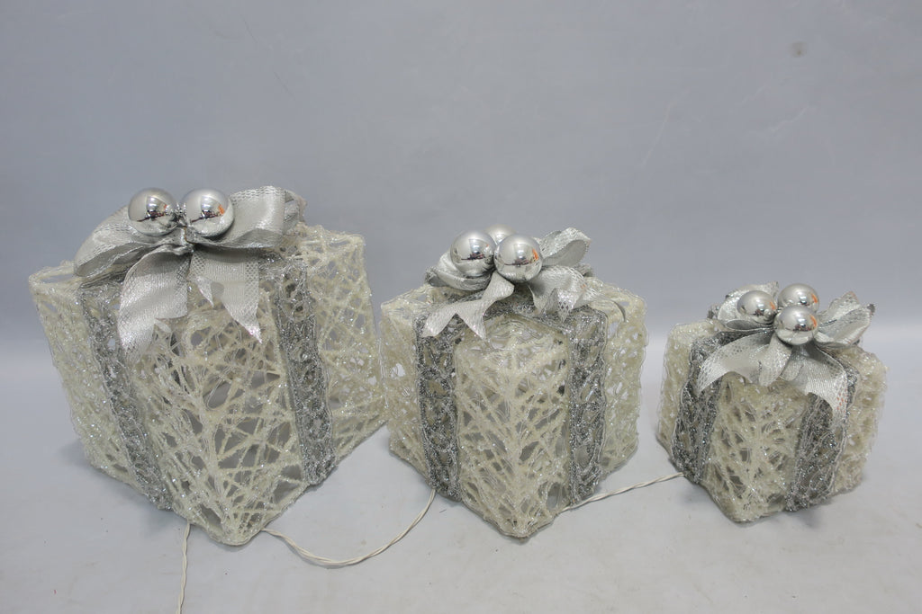 Set of 3 Lighted Gift Boxes (8/10/12"), with 70 warm white LEDs