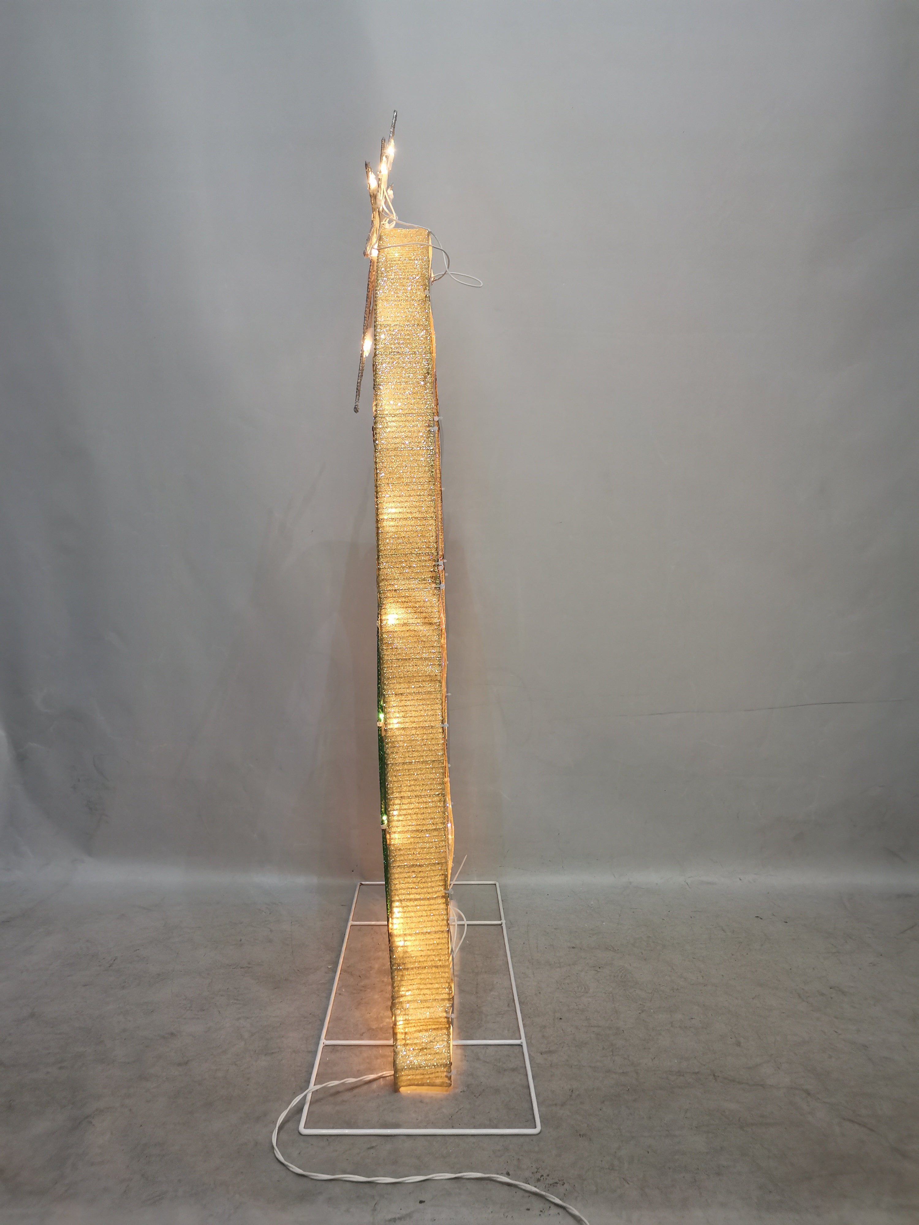 46-inch 100-light cotton-wrapped archway with the Three Wise Men decoration