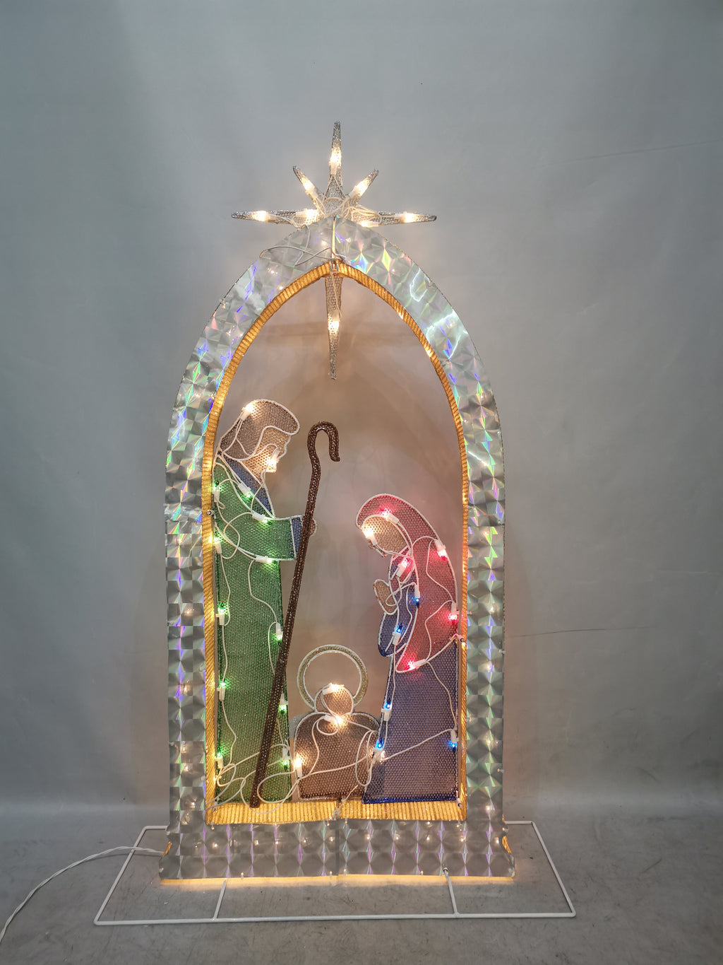 46-inch 100-light cotton-wrapped archway with the Three Wise Men decoration