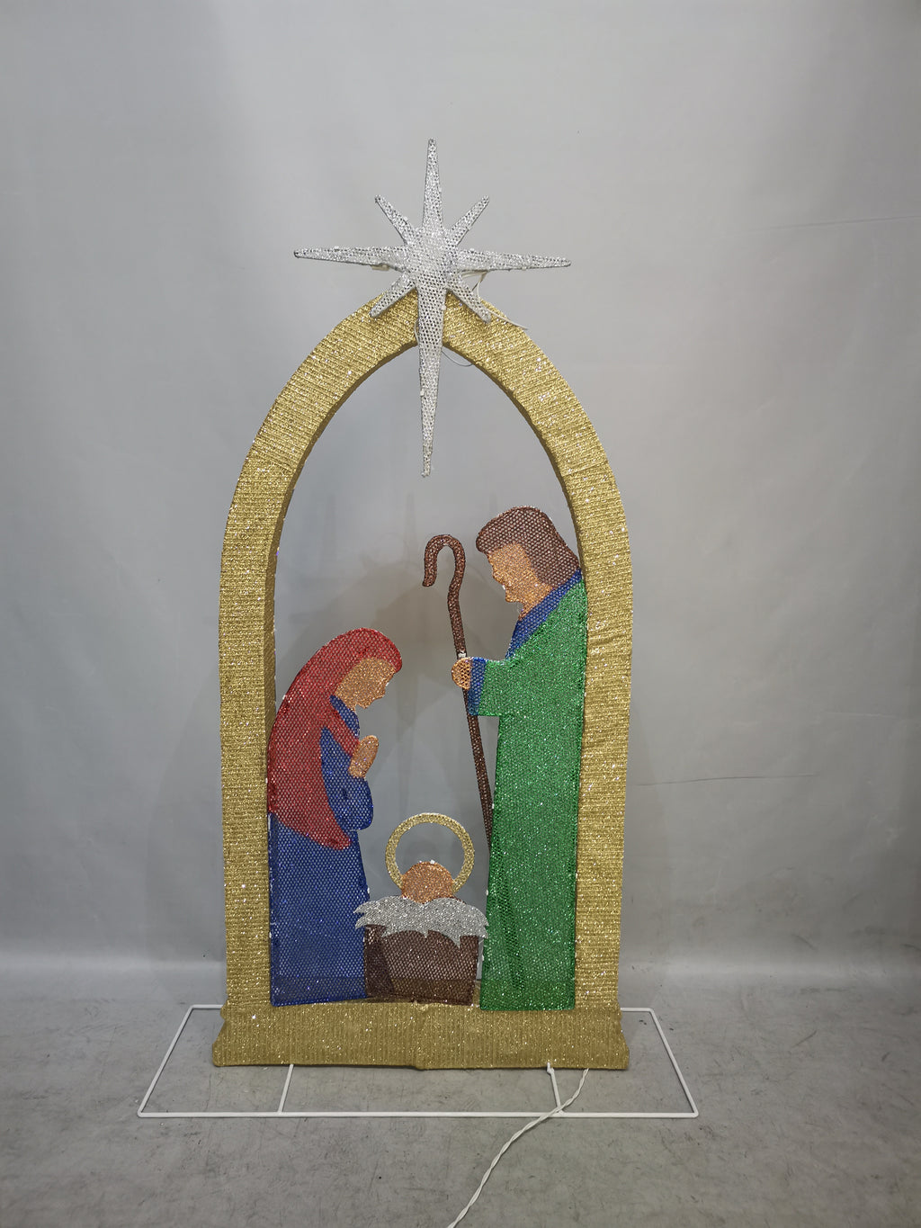 46-inch 100-light cotton-wrapped archway with the Three Wise Men decoration