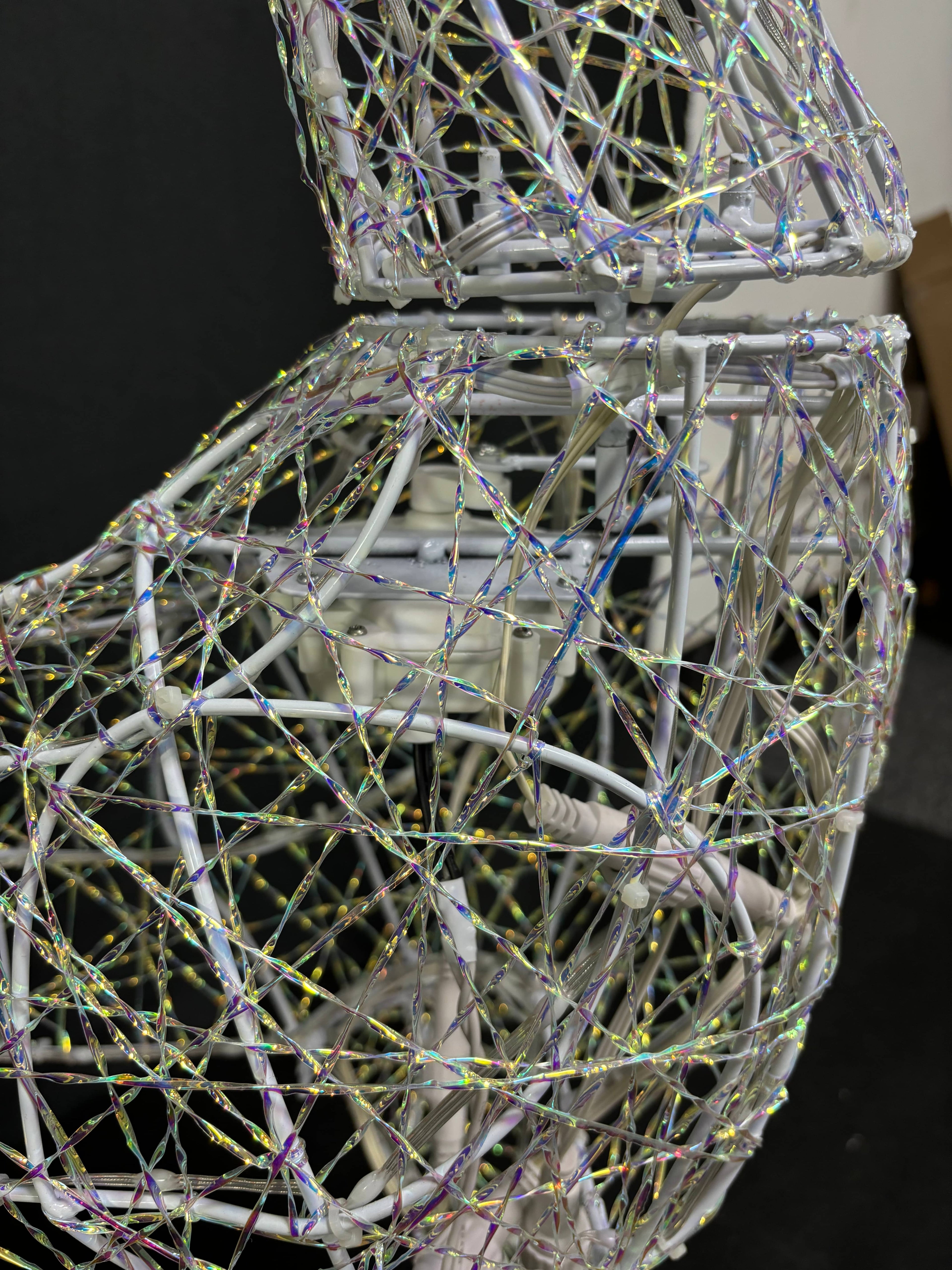 34" Electric Standing Deer with Twisted 幻彩 Strip, 200 LED Fairy Lights