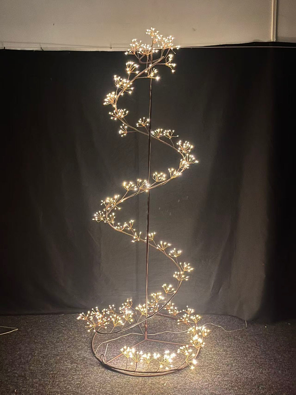 LED Spiral Tree Light – Decorative Starburst Floor Lamp