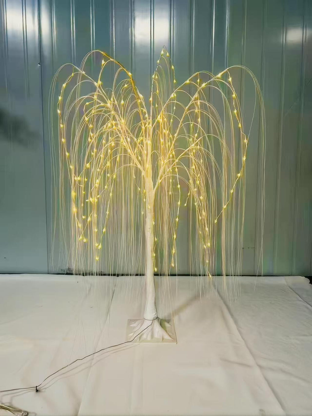 LED Lighted Willow Tree – Decorative Fairy Light Tree