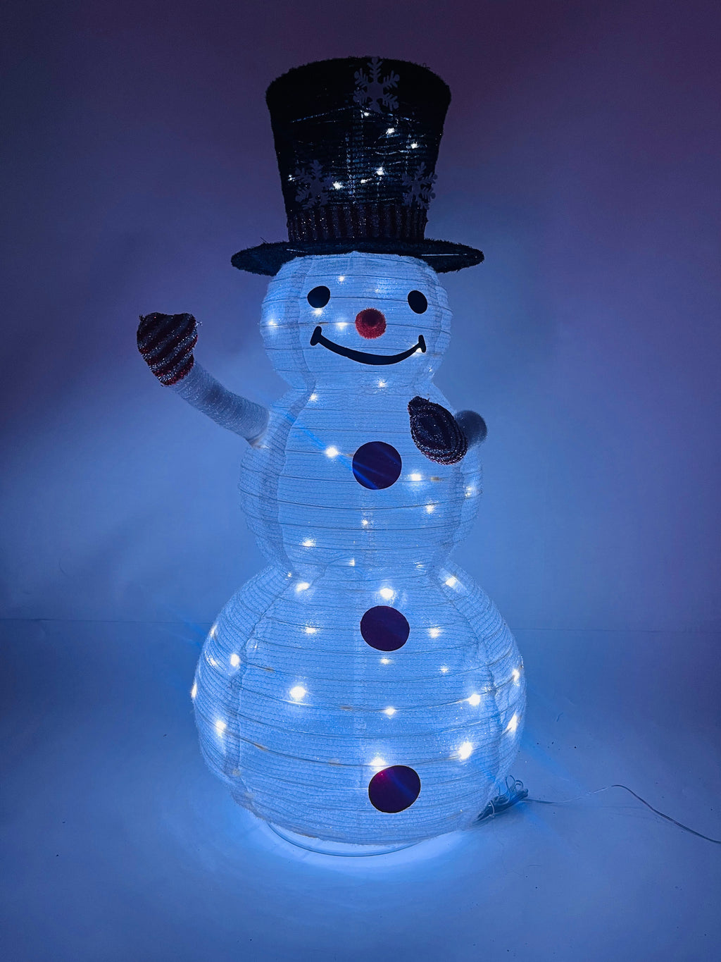 35-inch collapsible snowman light with 50 LEDs.