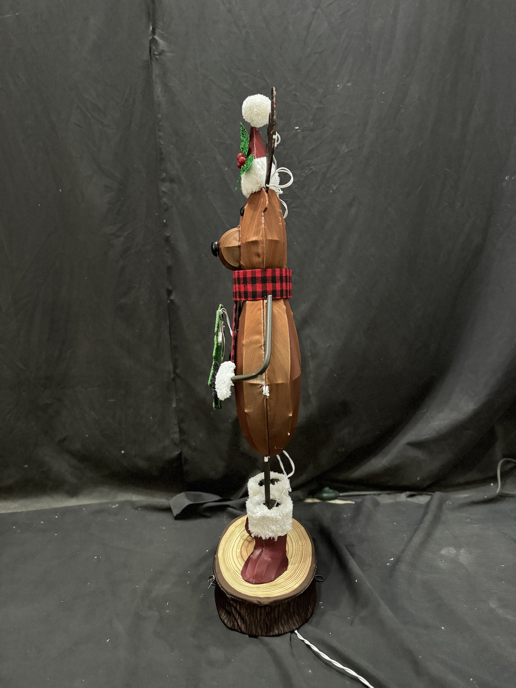 36-inch 60-light fabric stump reindeer light