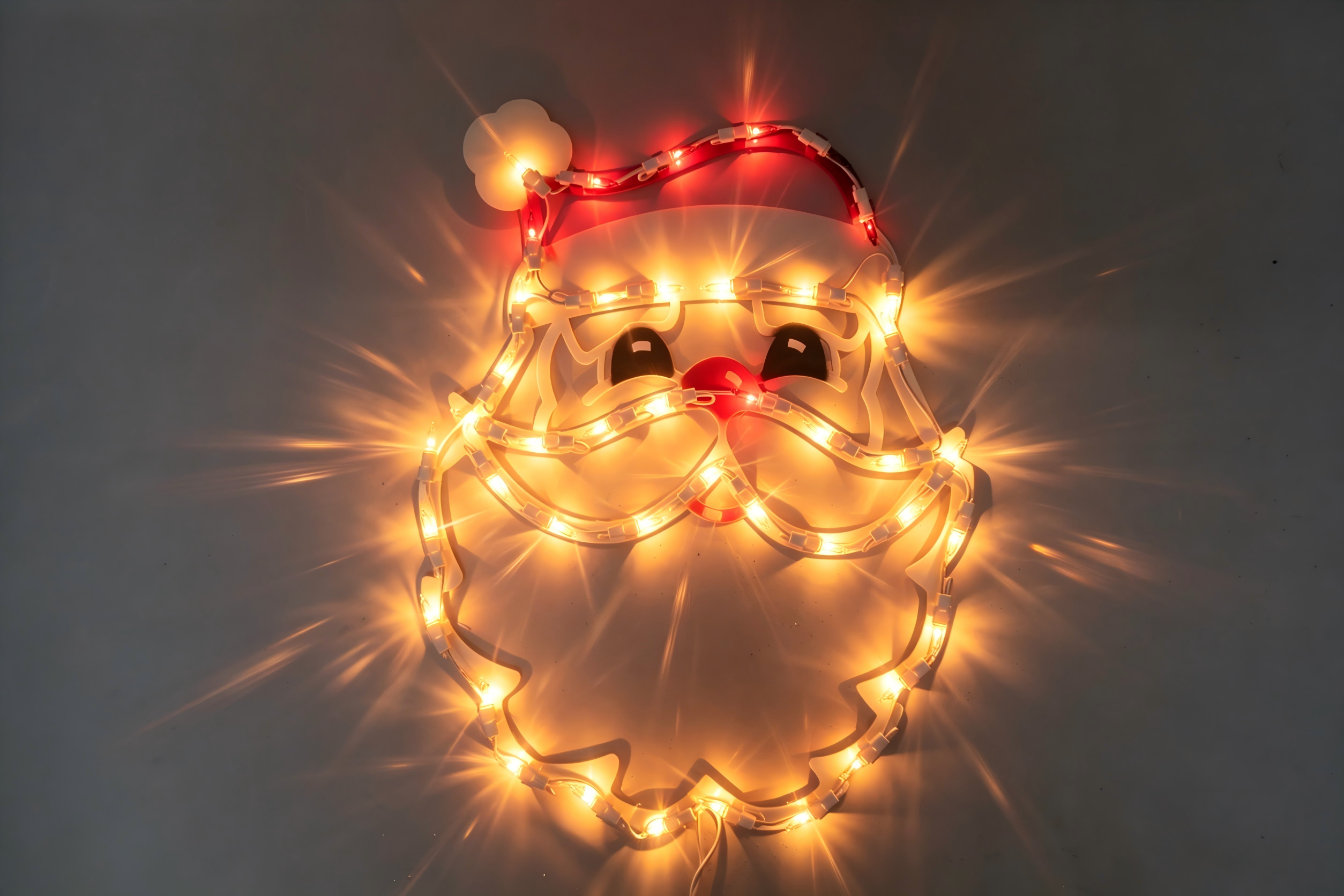 17-inch 43-light plastic frame Santa head decorative light.
