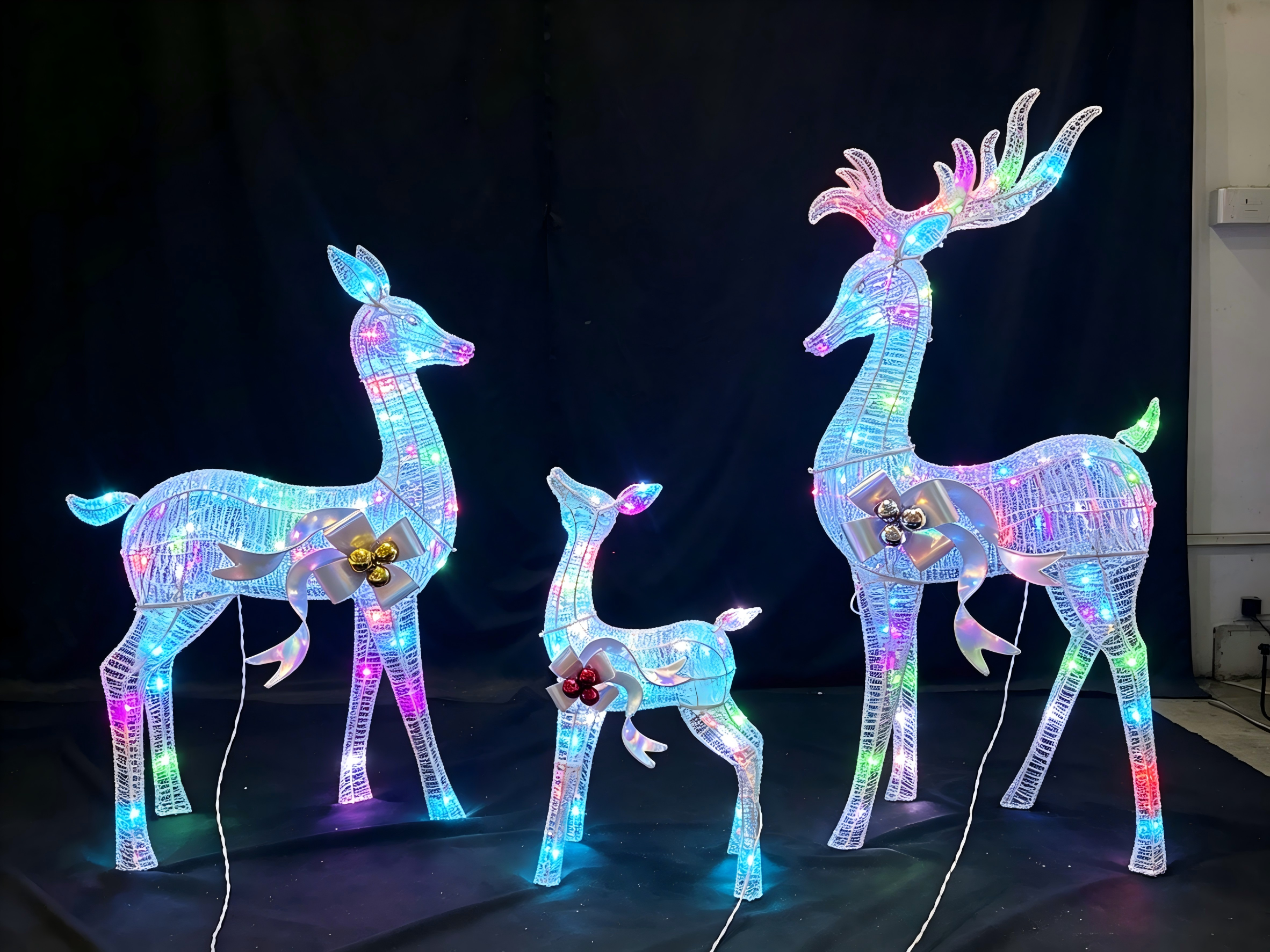 48/40/24-inch mesh fabric four-color deer family lights