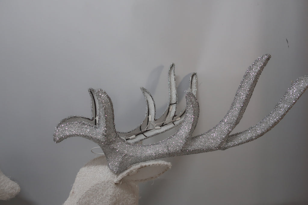 Set of 3 Lighted Reindeer (60/52/36") with 140+105+70 LEDs.