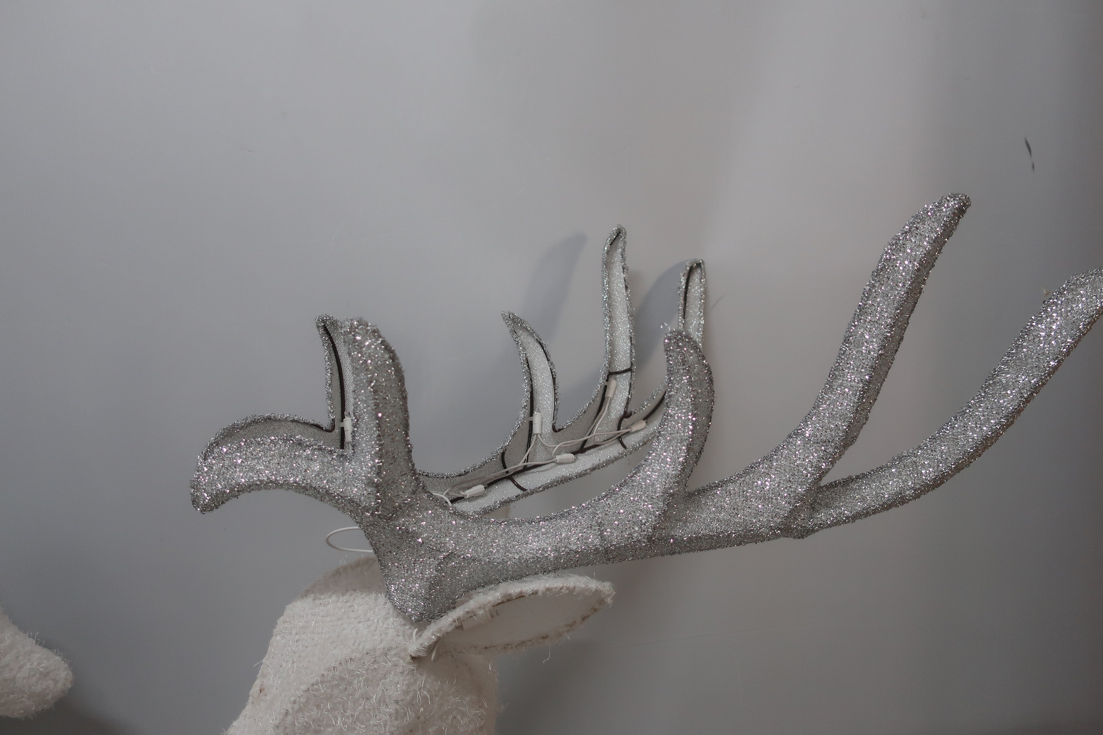 Set of 3 Lighted Reindeer (60/52/36") with 140+105+70 LEDs.