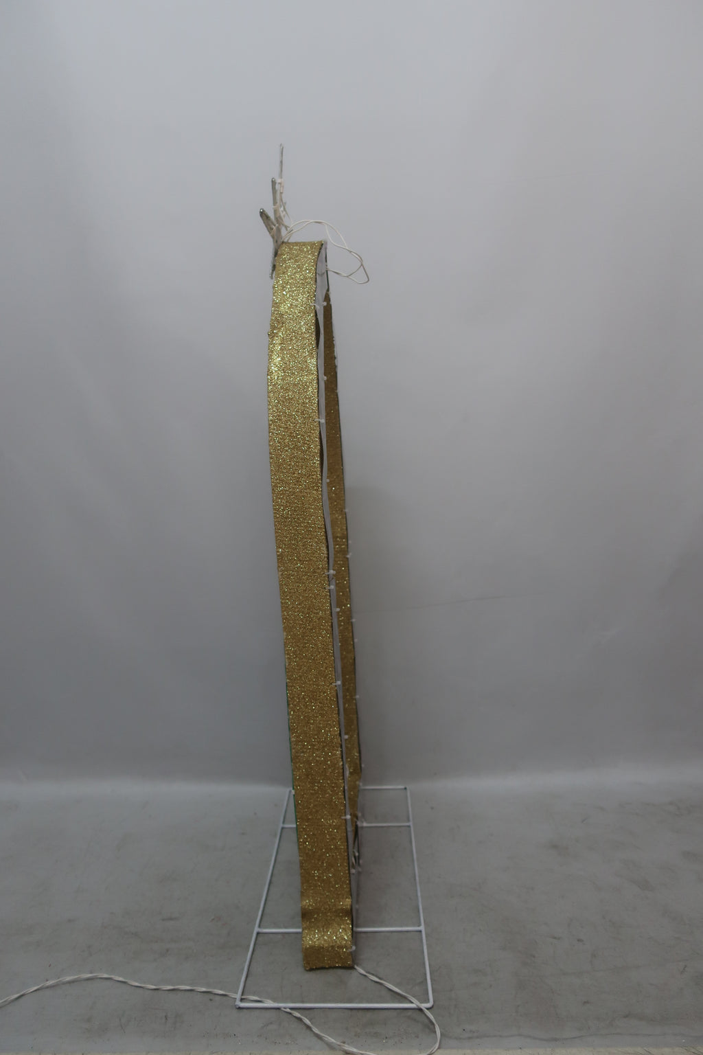 46-inch 100-light cotton-wrapped archway with the Three Wise Men decoration