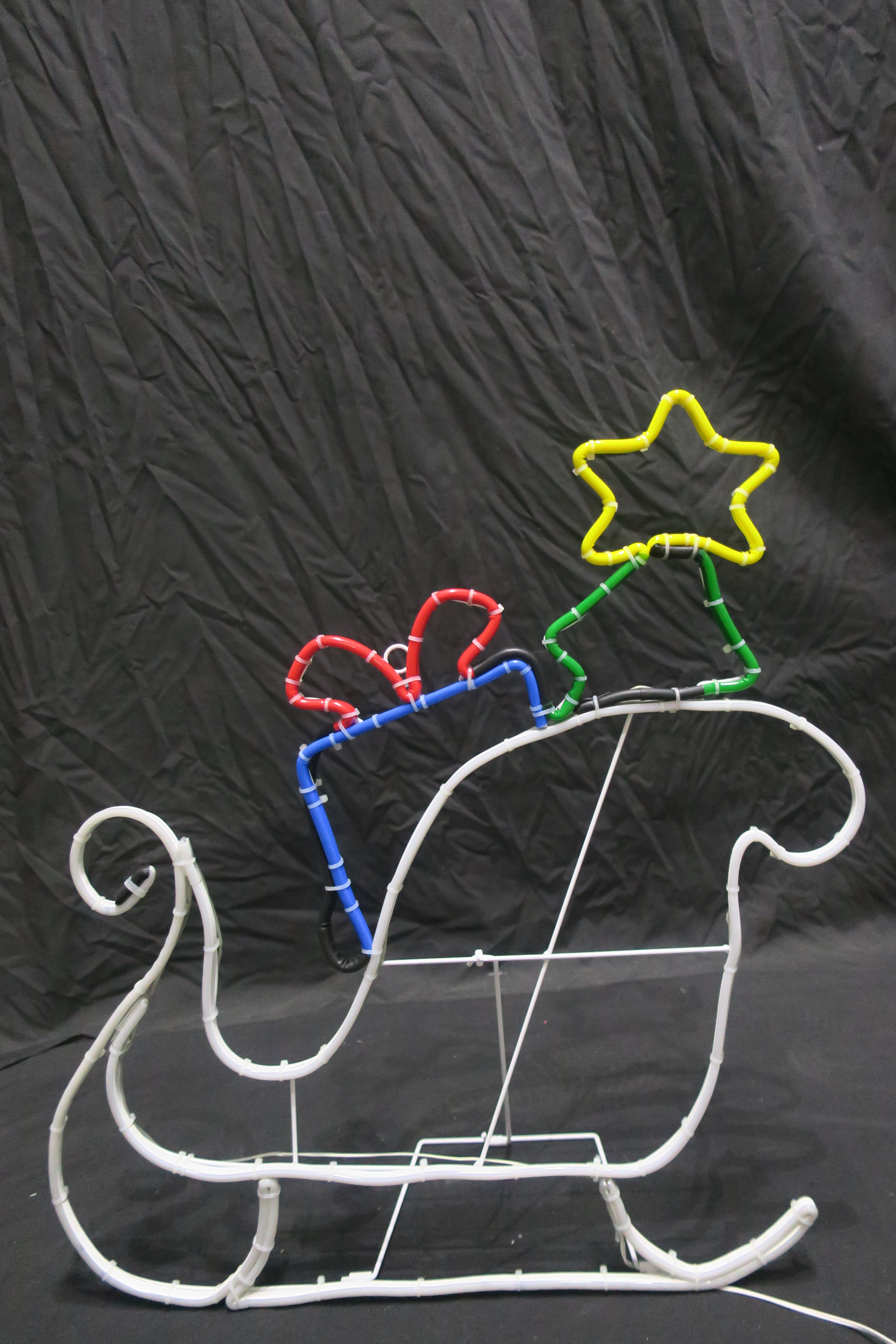 20-inch Sleigh with Gifts Neon Tube Light