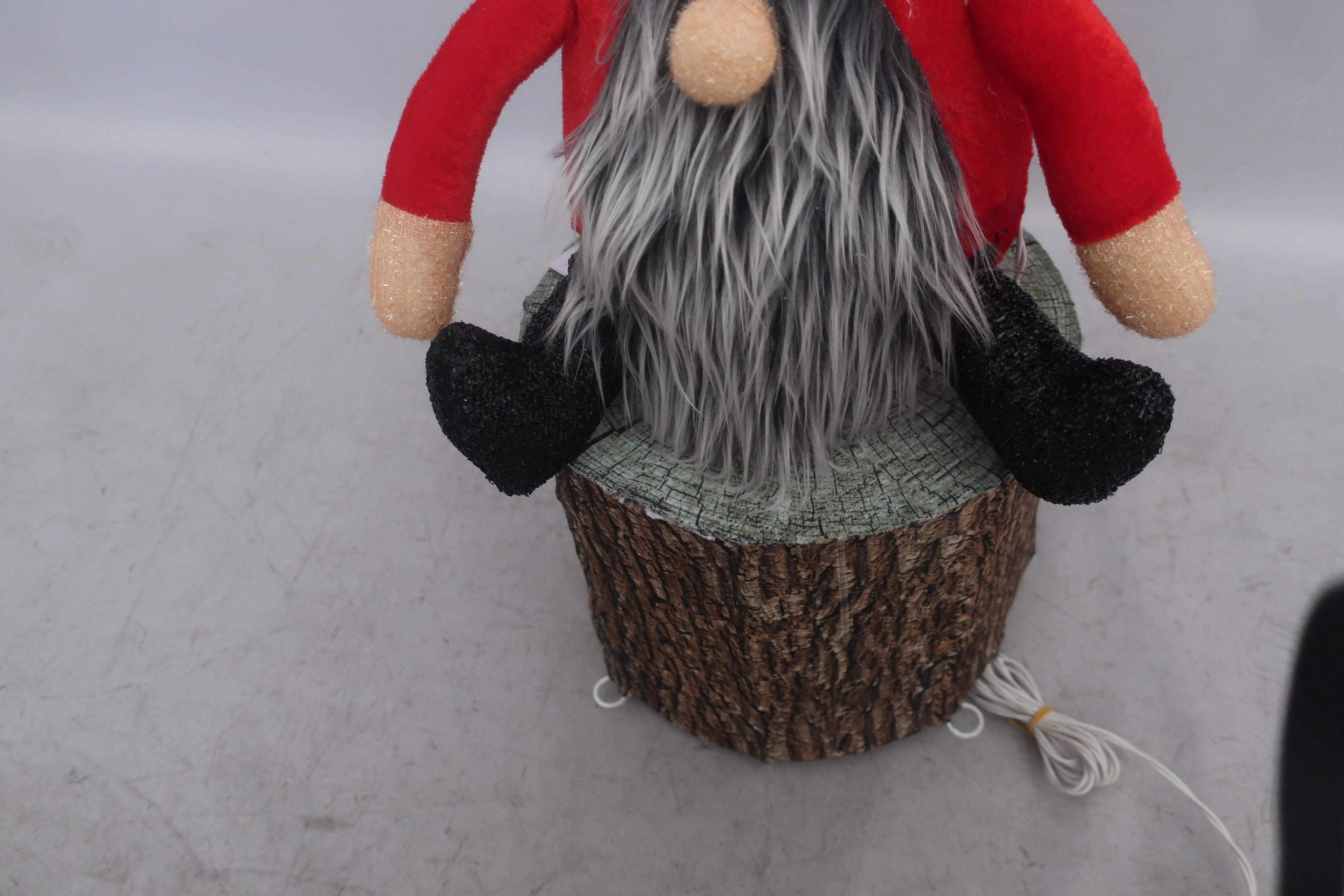 28-inch 35-light stump dwarf decorative light