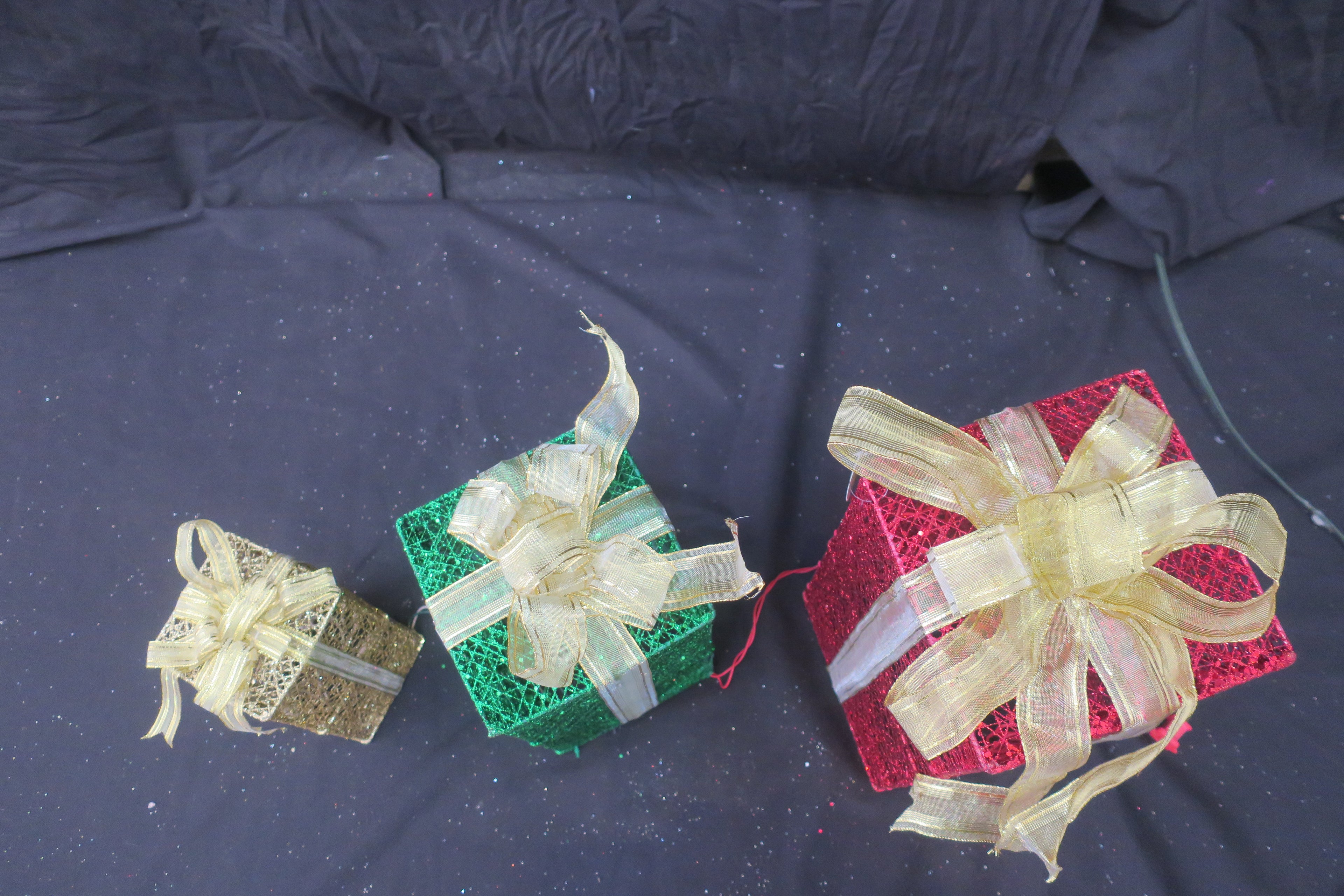 Set of 3 Lighted Gift Boxes (18/15/11") with 70 LEDs