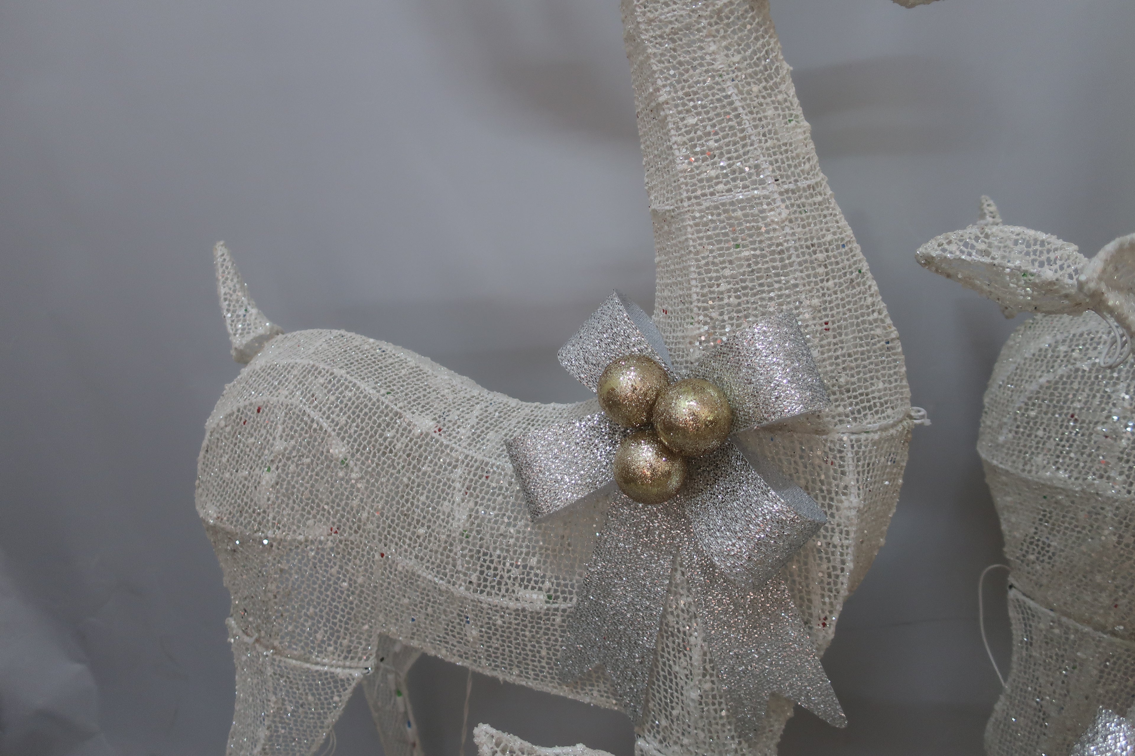 Set of 3 Lighted Reindeer (60/52/36"), with 140+120+70 4-color LED lights