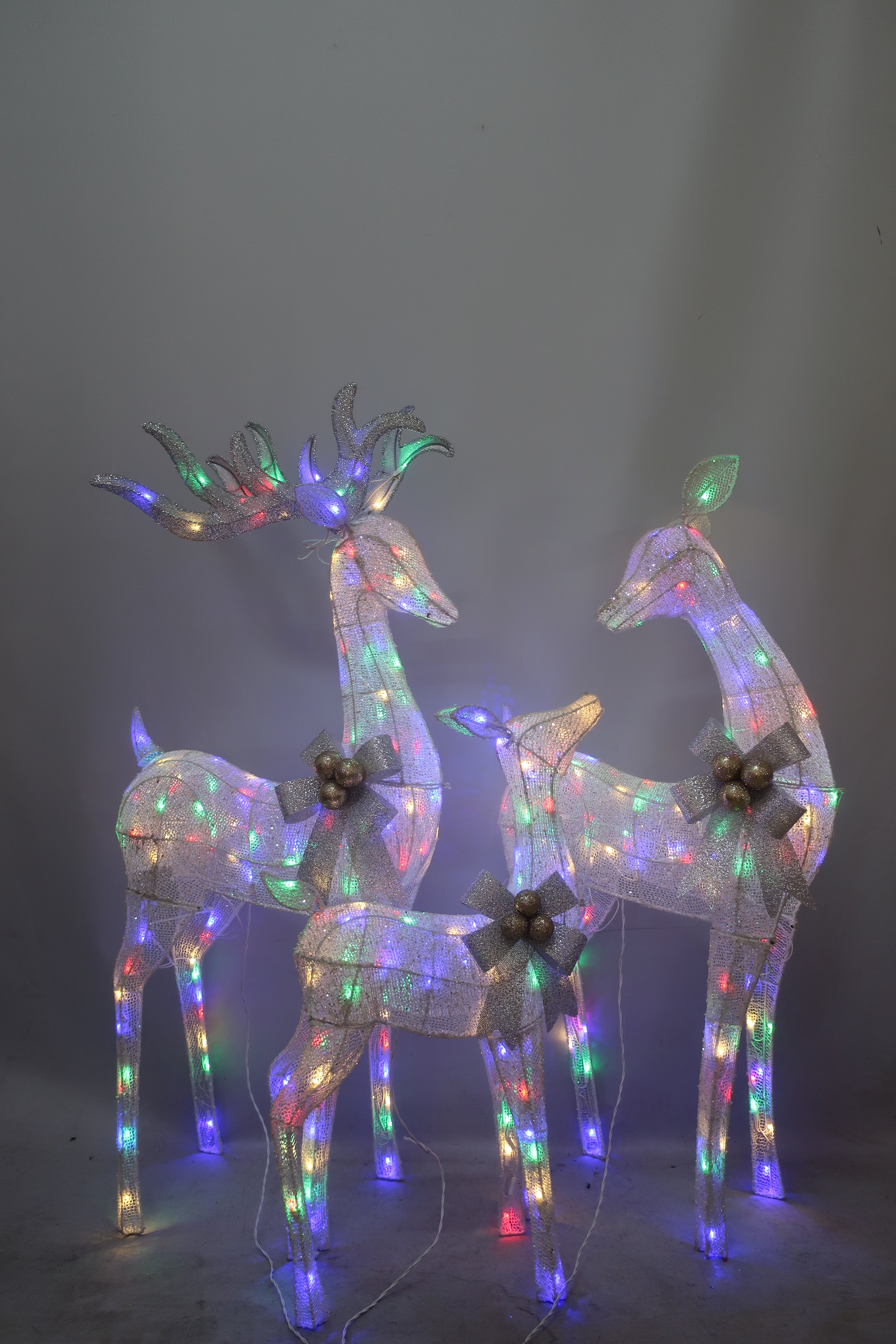Set of 3 Lighted Reindeer (60/52/36"), with 140+120+70 4-color LED lights