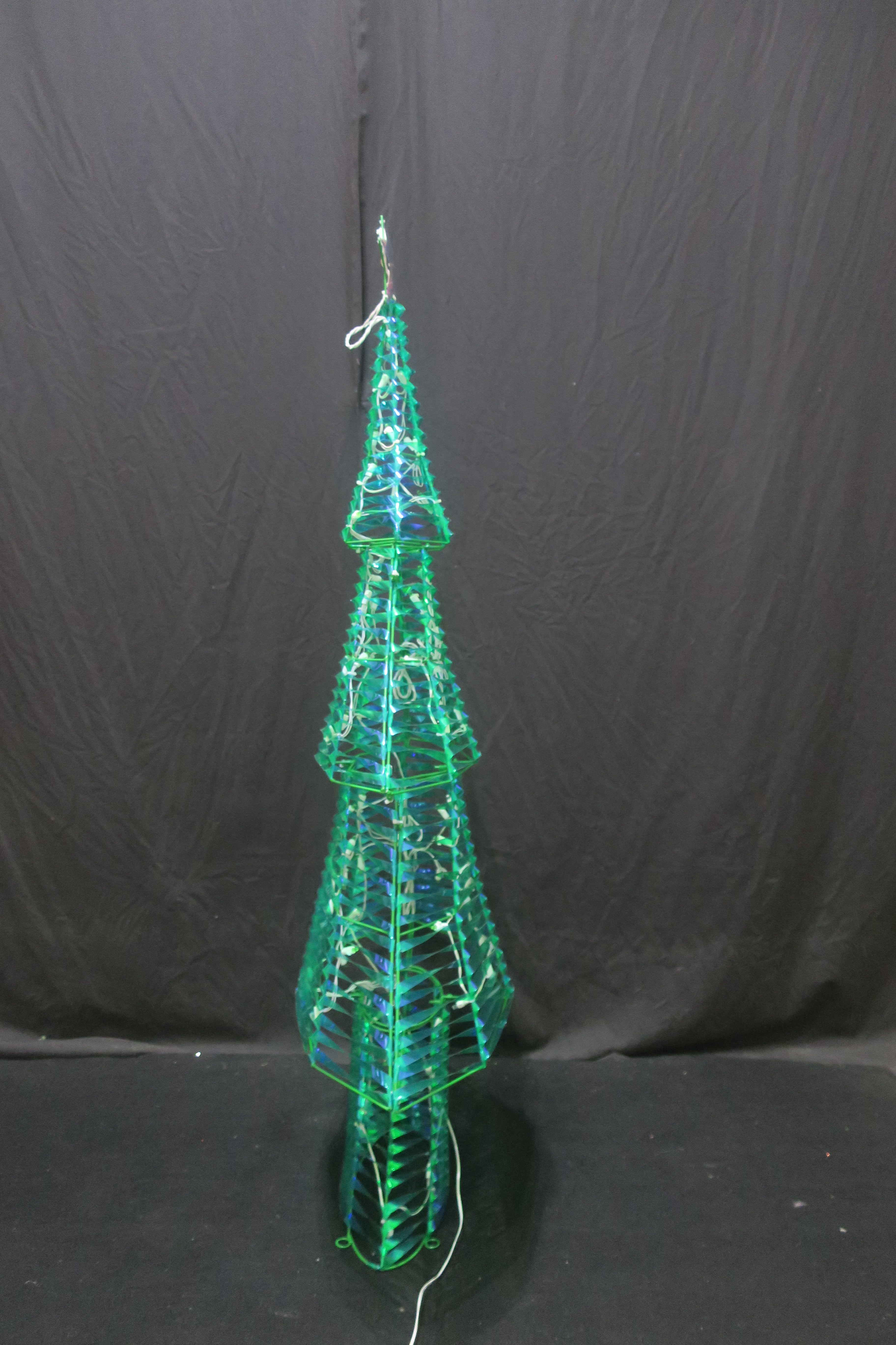 48-inch 70-light Christmas tree decoration