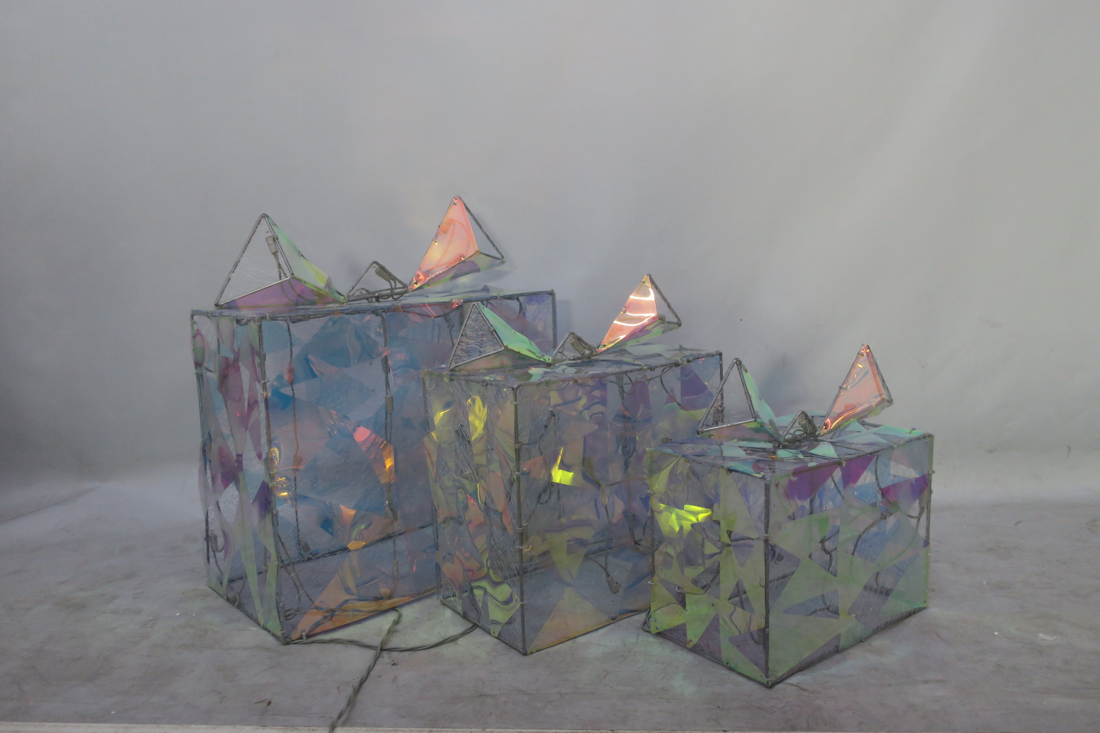 18, 14, 11 inches, 200-light, messy net cloth tied with rainbow film film set of three gift boxes