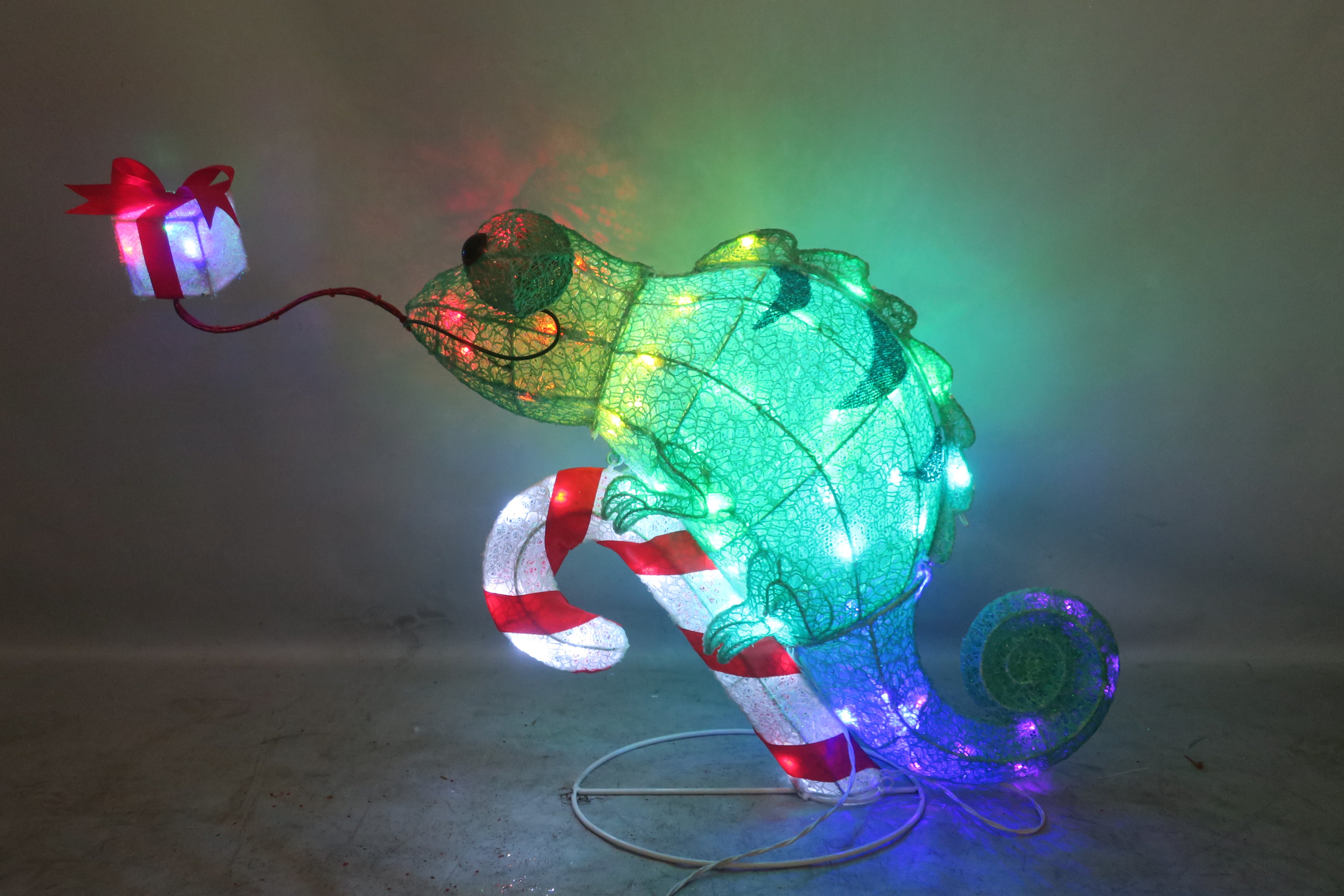 34-inch 70-light fabric chameleon decorative light