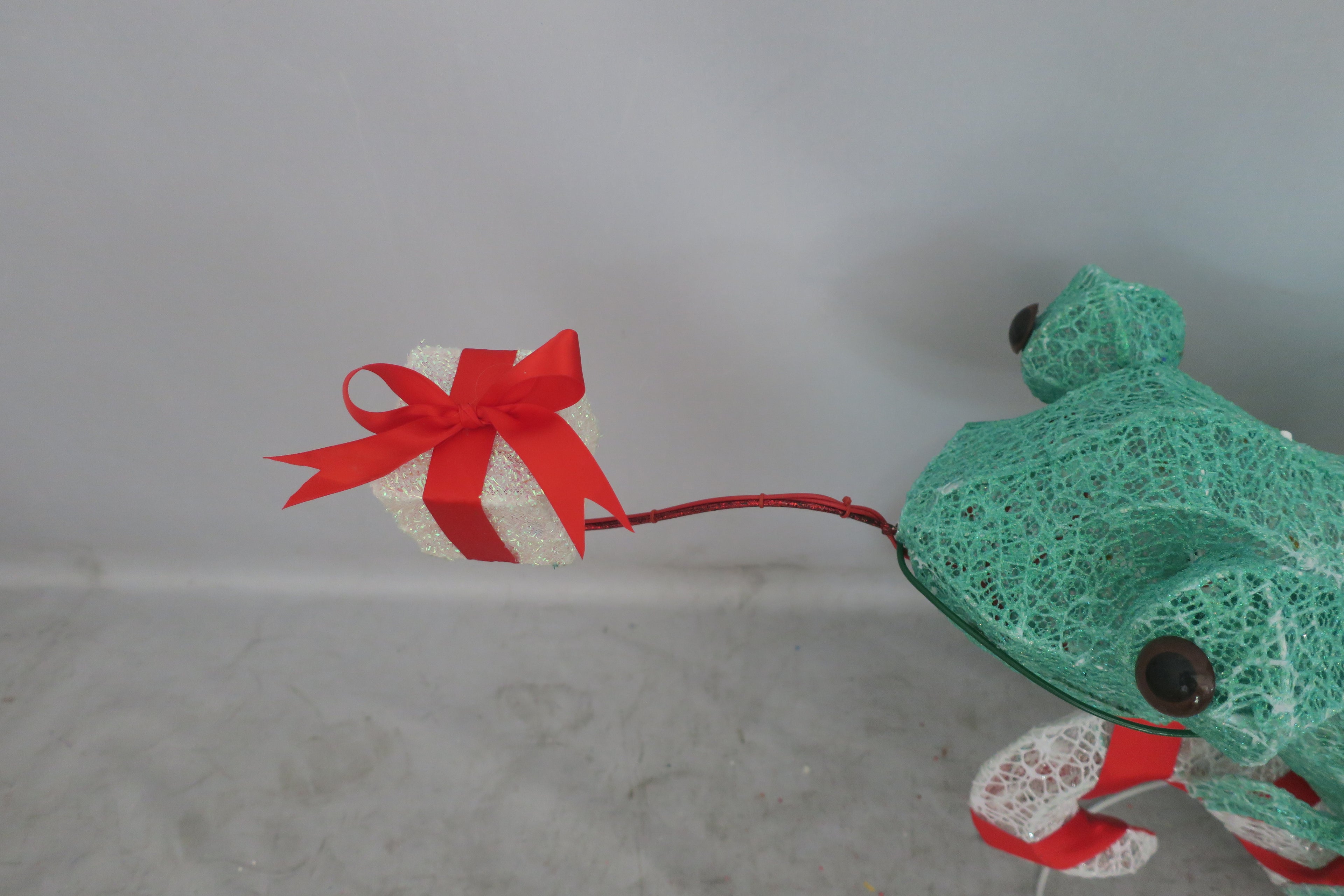 34-inch 70-light fabric chameleon decorative light