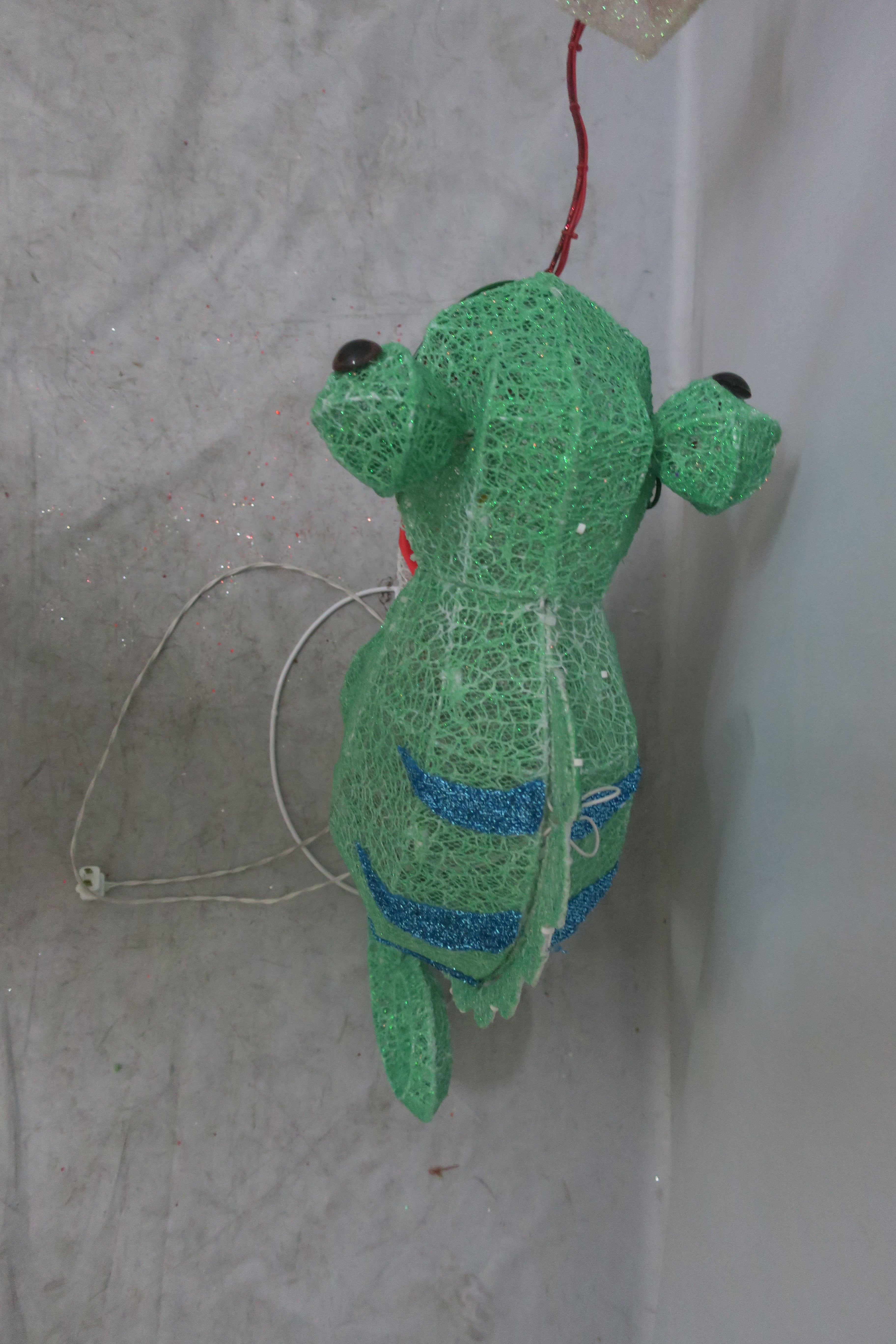 34-inch 70-light fabric chameleon decorative light