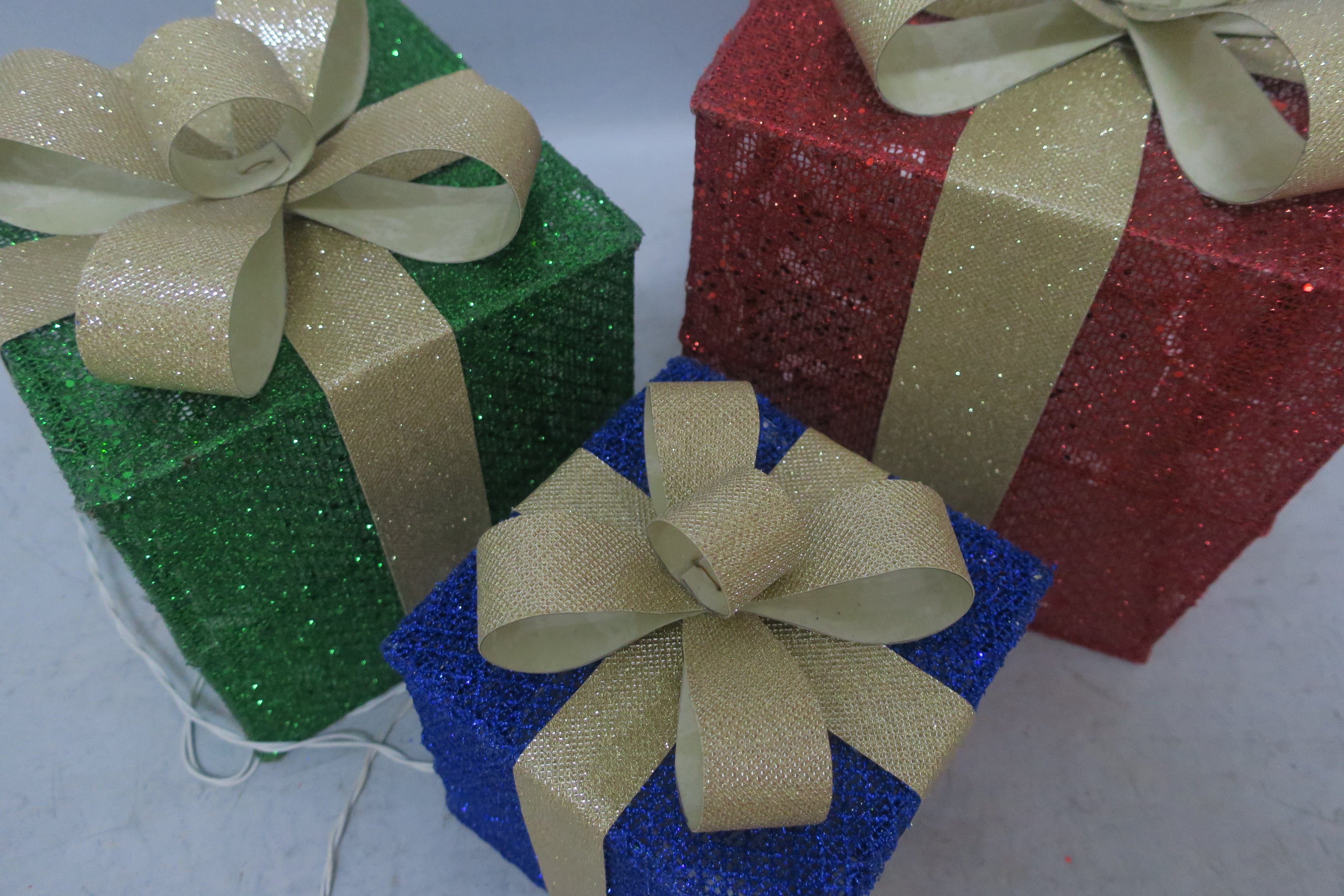 Set of 3 Lighted Gift Boxes (10/12/14") with 70 LEDs