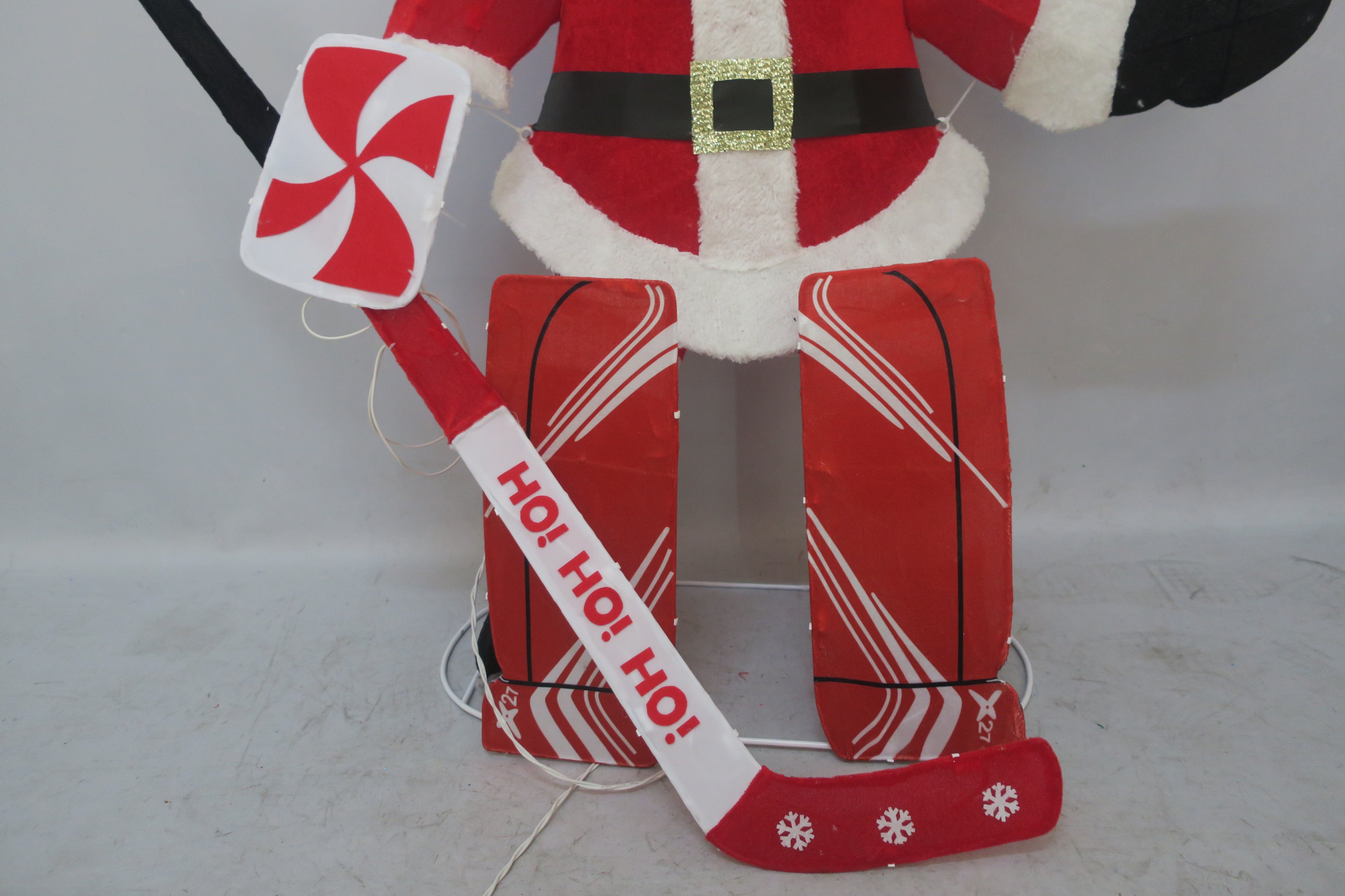 39-inch 100-light fabric-wrapped hockey husband decoration