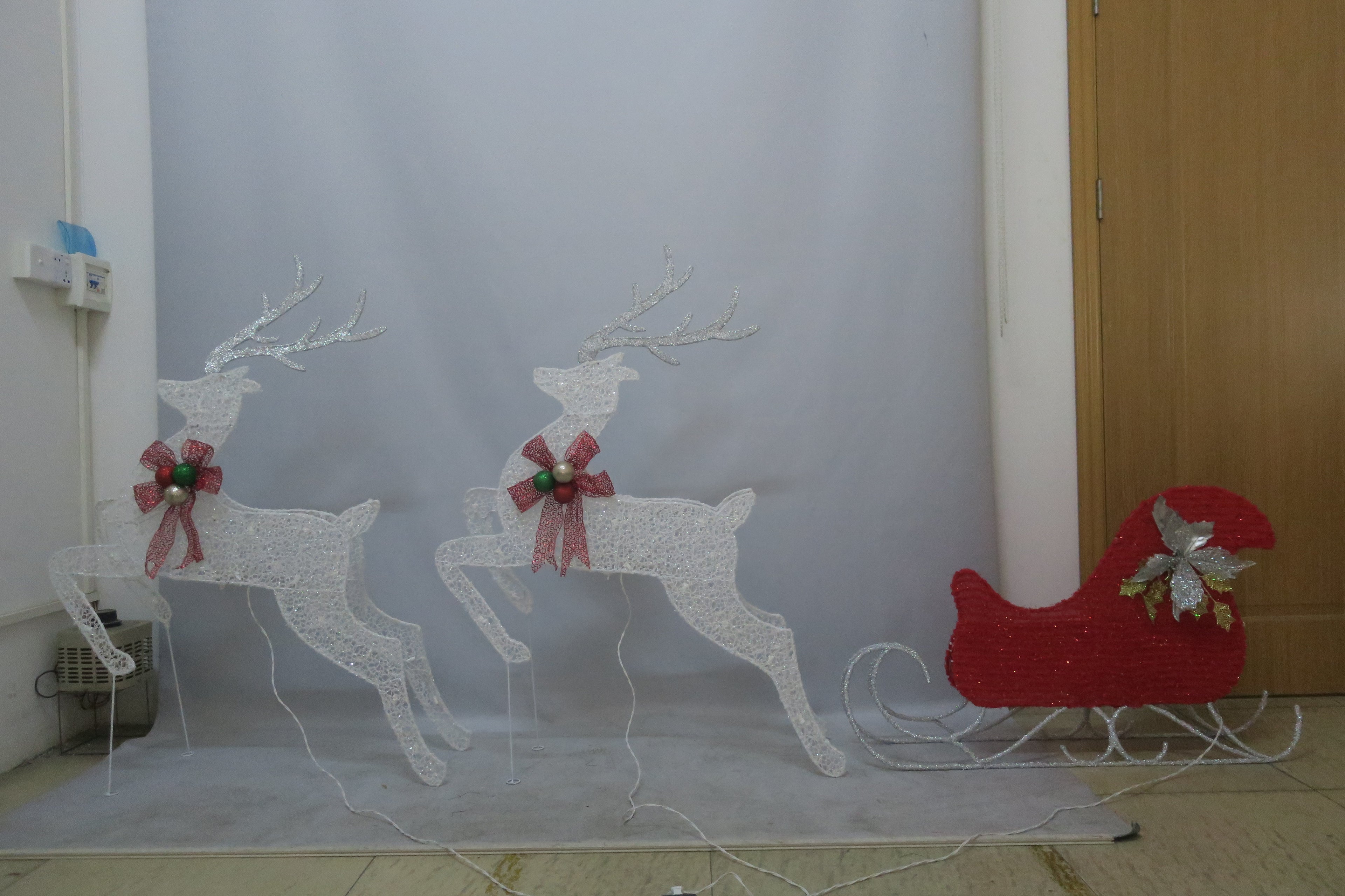 46/46/24-inch 150-light double-plane double deer pulling cart decoration